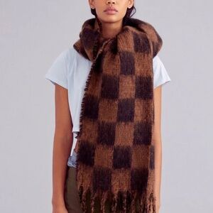 Urban Outfitters Brushed Checker Scarf in Rust/Black